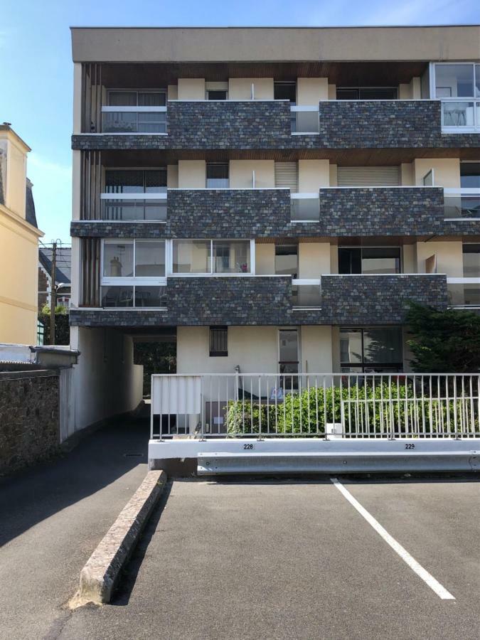 Le Courtoisville Lägenhet Saint-Malo Exteriör bild